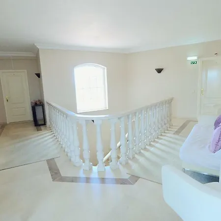 & Beds Dp Хостел