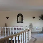 & Beds Dp ホステル