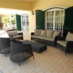 & Beds Dp ホステル *