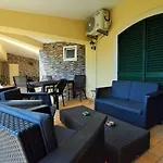 & Beds Dp ホステル